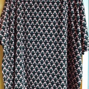 LulaRoe 2xl shirt minnie mouse print
